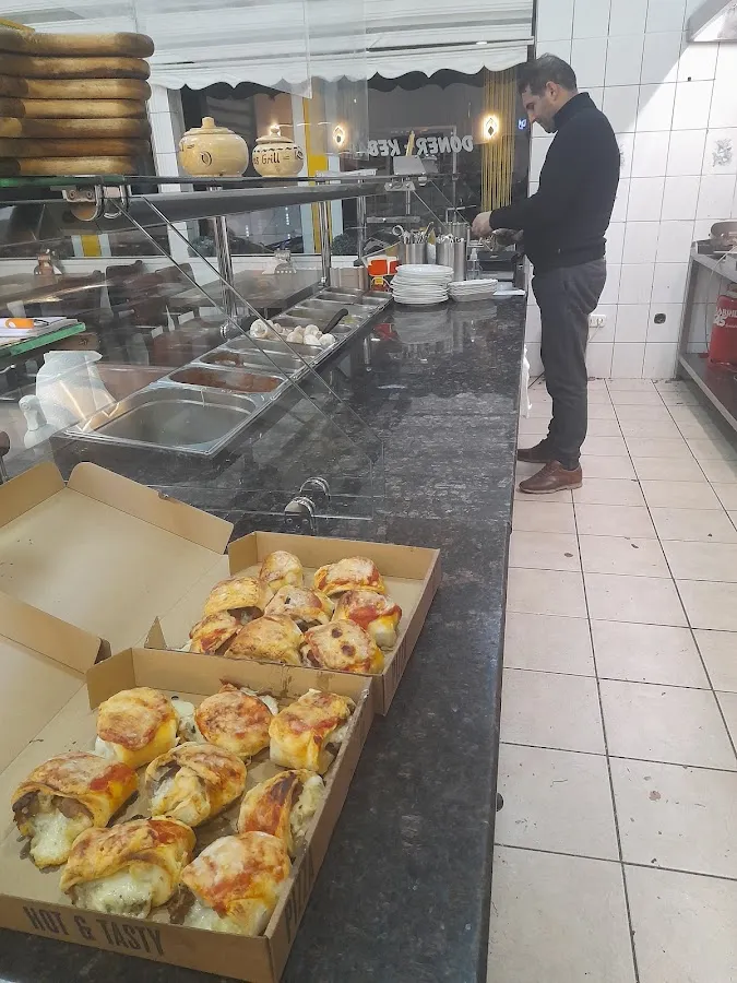 BookNoFees: Εστιατόριο – Efes Grill Dönertaxi & Pizza – Bestwig – Efes Grill Dönertaxi & Πίτσα, φωτογραφία 1