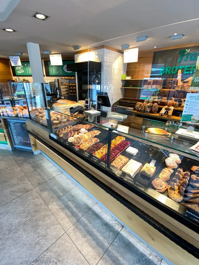 BookNoFees: Αρτοποιείο – Bäckerei Franzes – Eslohe – Αρτοποιείο Franzes, φωτογραφία 2