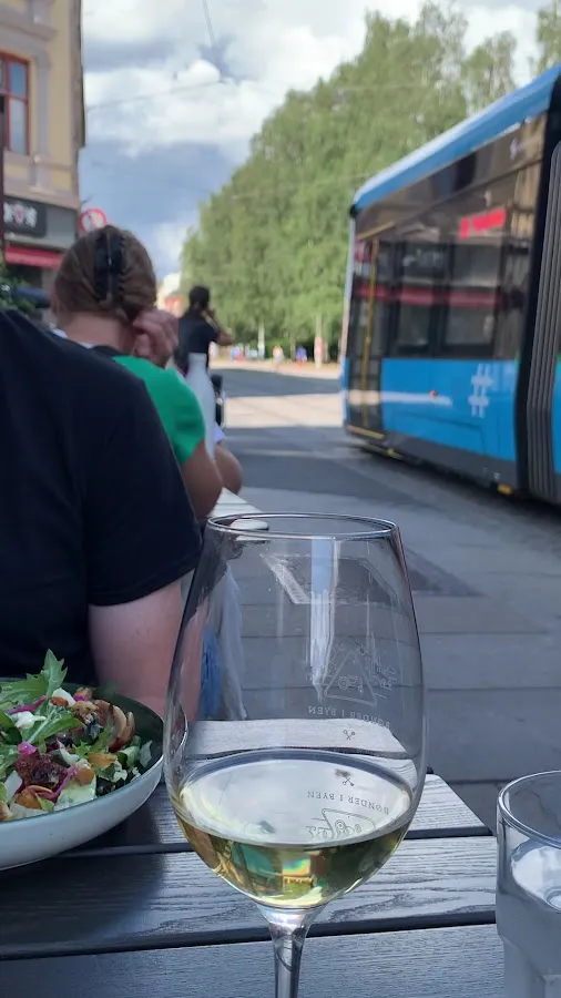 BookNoFees: Εστιατόριο – Bønder i byen – Oslo – Αγρότες στην πόλη, φωτογραφία 3
