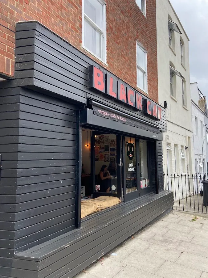 BookNoFees: Καφετέρια – Black Cat Cafe – London – Black Cat Cafe, φωτογραφία 1
