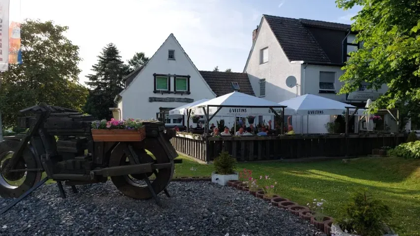 BookNoFees: Εστιατόριο – Landgasthof Grevenstein – Meschede-Grevenstein – Αγροτική πανδοχείο Grevenstein, φωτογραφία 1