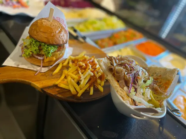BookNoFees: Σνακ μπαρ – Pivaz Döner Pizza – Arnsberg-Neheim – Pivaz Ντονέρ Πίτσα, φωτογραφία 2