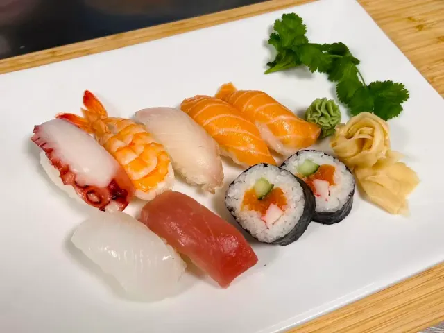 BookNoFees: Σνακ μπαρ – Asahi Sushi – Stockholm – Asahi Sushi, φωτογραφία 2