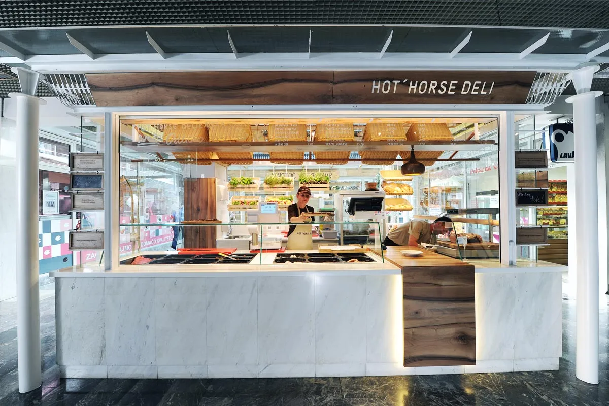 BookNoFees: Σνακ μπαρ – Hot Horse DELI – Ljubljana – Hot Horse DELI, φωτογραφία 1