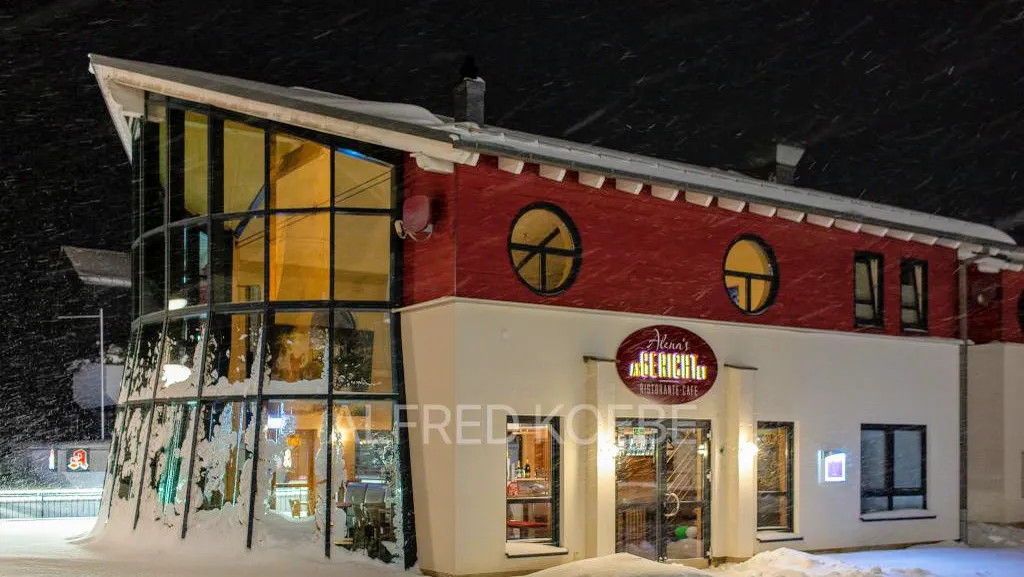 BookNoFees: Εστιατόριο – Café Bistro Angerichtet – Medebach – Café Bistro Σερβιρισμένο, φωτογραφία 1