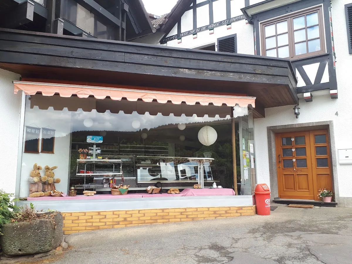 BookNoFees: Εστιατόριο – Mennekes Konditorei und Café – Kirchhundem – Ζαχαροπλαστείο και καφετέρια Mennekes, φωτογραφία 1