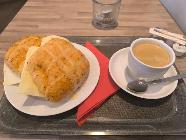 BookNoFees: Αρτοποιείο – Bäckerei und Café Schulte – Warstein – Αρτοποιείο και καφετέρια Schulte, φωτογραφία 2