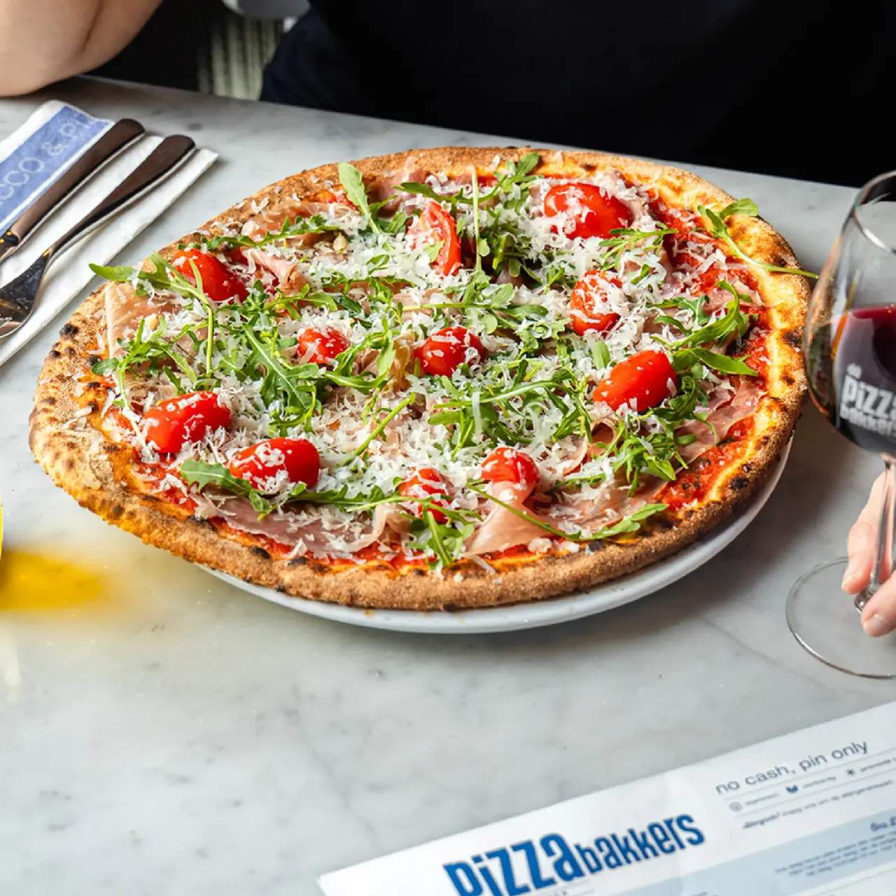 BookNoFees: Σνακ μπαρ – De Pizzabakkers To Go – Amsterdam – Οι Πιτσαδόροι To Go, φωτογραφία 1