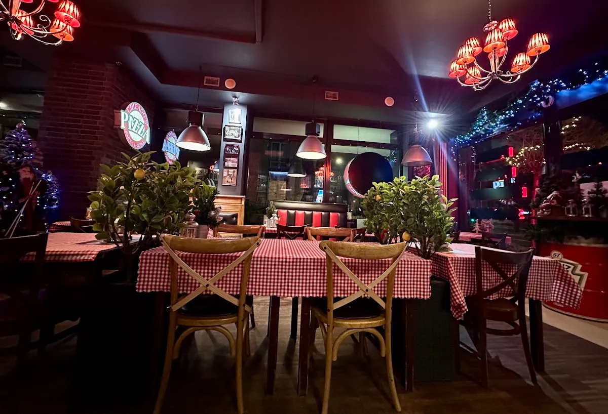 BookNoFees: Εστιατόριο – Chicago's Pizza – Warsaw – Η πίτσα του Σικάγου, φωτογραφία 1