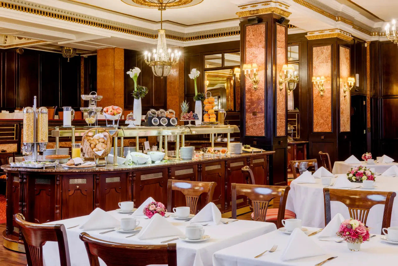 BookNoFees: Εστιατόριο – Café Astoria – Budapest – Καφετέρια Astoria, φωτογραφία 1