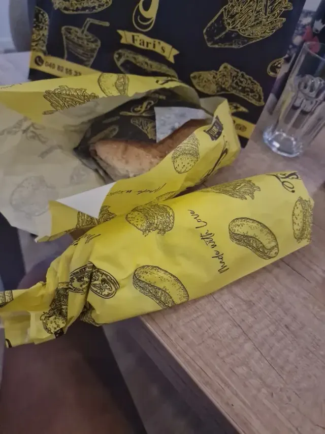 BookNoFees: Σνακ μπαρ – Fari's Delice – Ljubljana – Fari's Delice, φωτογραφία 2