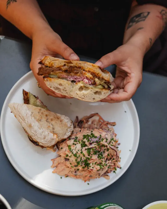 BookNoFees: Καφετέρια – Bakers and Roasters – Amsterdam – Αρτοποιοί και Καβουρδιστές, φωτογραφία 3