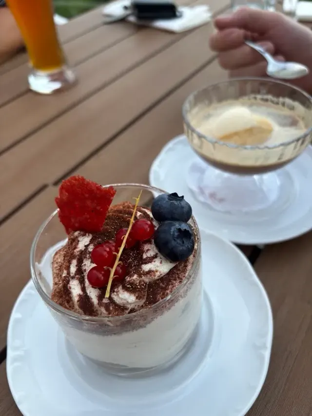 BookNoFees: Εστιατόριο – Burghotel Volmarstein – Wetter (Ruhr) – Burghotel Volmarstein, φωτογραφία 2