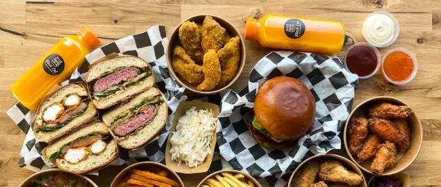 BookNoFees: Σνακ μπαρ – Black Cat Burgers – Warsaw – Black Cat Burgers, φωτογραφία 2