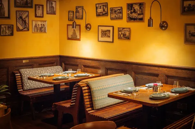 BookNoFees: Darjeeling Express, London