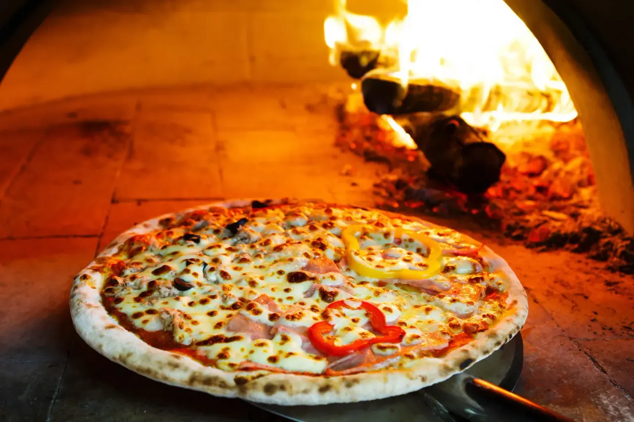 BookNoFees: Εστιατόριο – Pizzeria Hüsten – Arnsberg-Hüsten – Πιτσαρία Hüsten, φωτογραφία 1