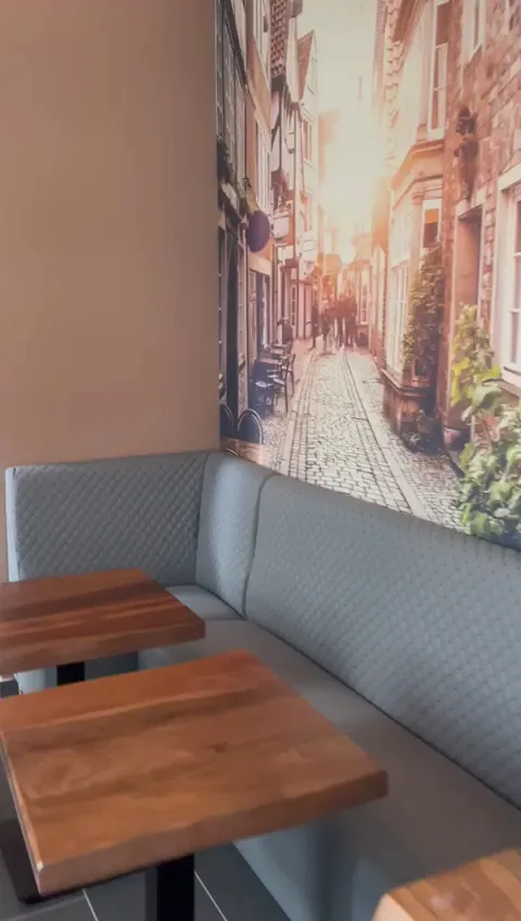 BookNoFees: Εστιατόριο – Anatolien Grill Schnellimbiss – Lüdenscheid – Anatolien Grill – Φαγητό στο χέρι, φωτογραφία 3