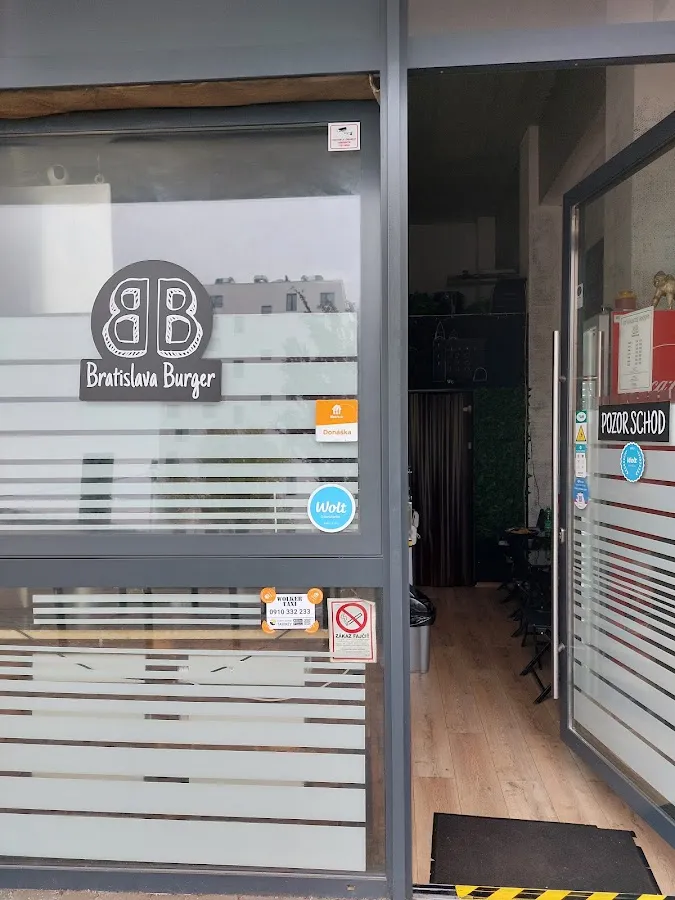 BookNoFees: Σνακ μπαρ – Bratislava Burger – Bratislava – Μπέργκερ της Μπρατισλάβα, φωτογραφία 1
