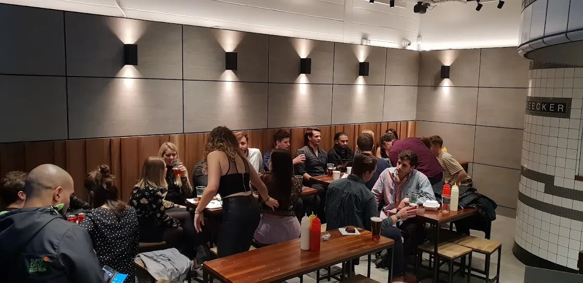 BookNoFees: Σνακ μπαρ – Bleecker – London – Bleecker, φωτογραφία 1