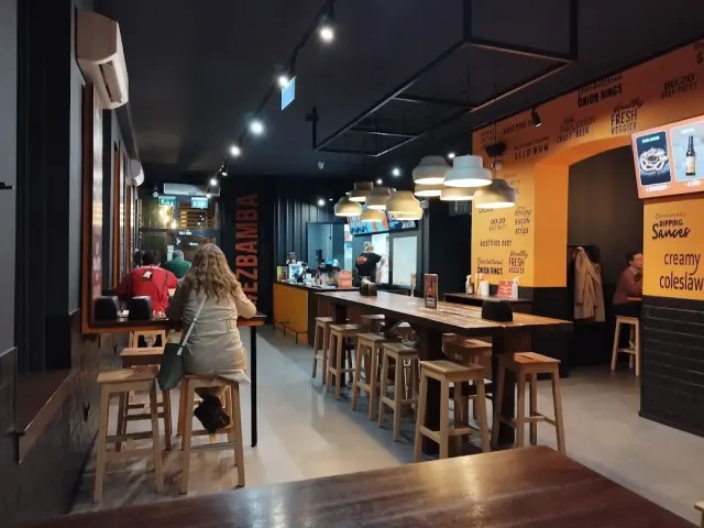 BookNoFees: Εστιατόριο – Bamba Marha Burger Bar – Budapest – Bamba Marha Burger Bar, φωτογραφία 2