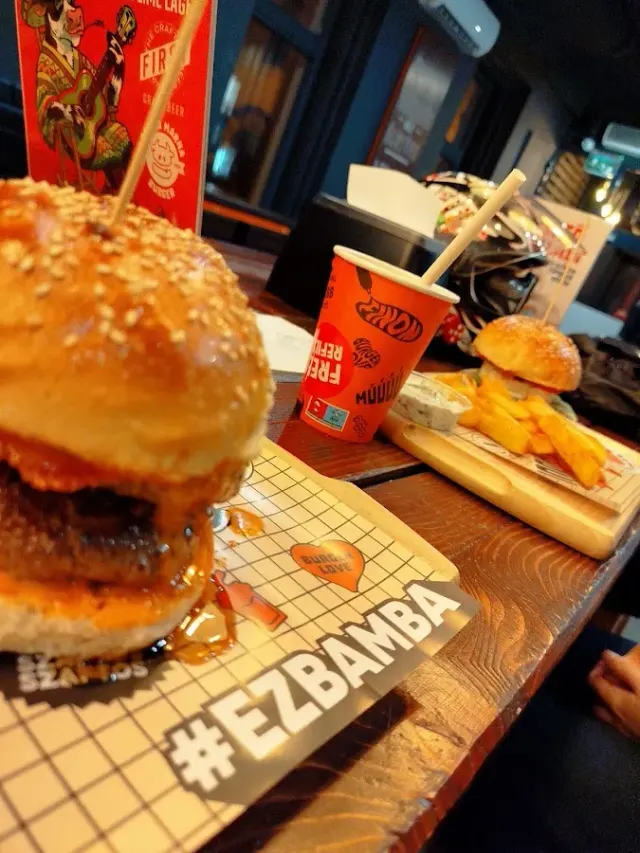 BookNoFees: Εστιατόριο – Bamba Marha Burger Bar – Budapest – Bamba Marha Burger Bar, φωτογραφία 3