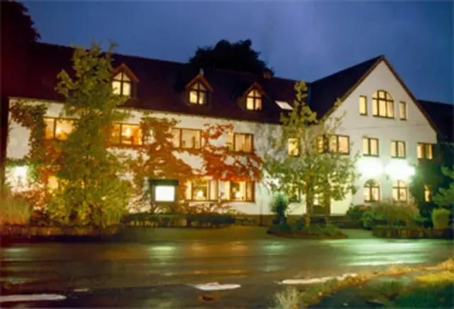 BookNoFees: Εστιατόριο – Hotel-Restaurant Spitze Warte – Rüthen – Ξενοδοχείο-εστιατόριο «Spitze Warte», φωτογραφία 3