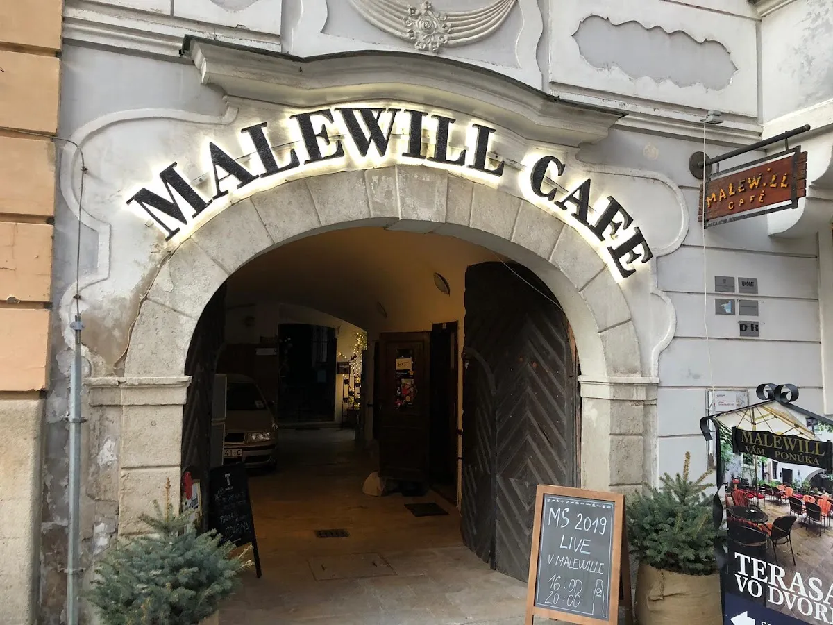 BookNoFees: Καφετέρια – Café Malewill – Bratislava – Café Malewill, φωτογραφία 1