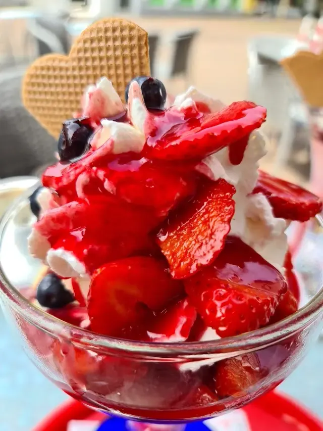 BookNoFees: Εστιατόριο – Cortina Eiscafe – Herne – Cortina Eiscafe, φωτογραφία 2