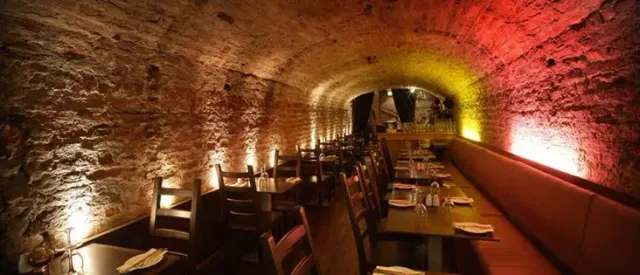 BookNoFees: La Caverna, Dublin