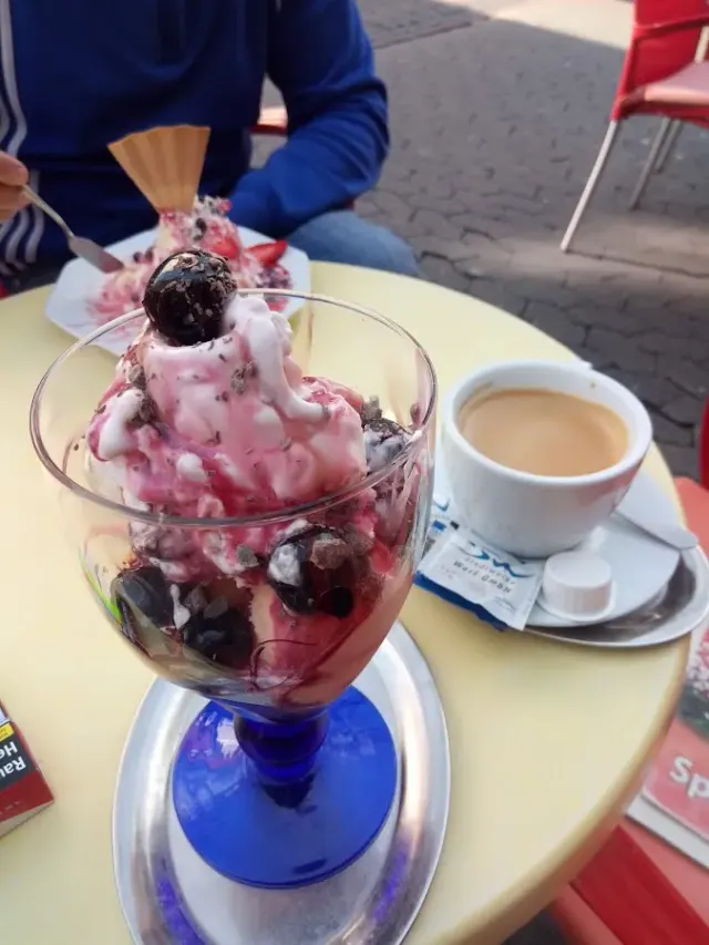 BookNoFees: Εστιατόριο – Eiscafé Da Rosa – Werl – Eiscafé Da Rosa, φωτογραφία 3
