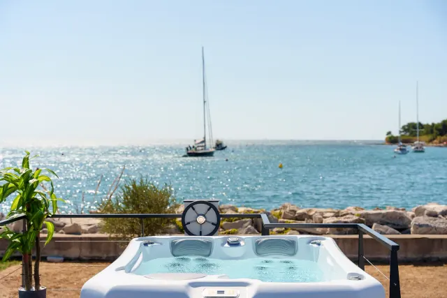BookNoFees: Luxury Sea House Pearl Infinity – Πολυτελές πλωτό σπίτι στο Νόβιγκραντ – Novigrad