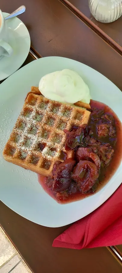 BookNoFees: Café Kaktus, Freudenberg