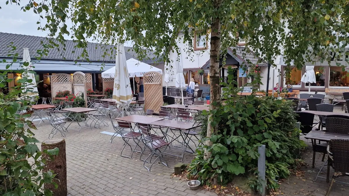 BookNoFees: Εστιατόριο – Café Halle – Hagen – Café Halle, φωτογραφία 1