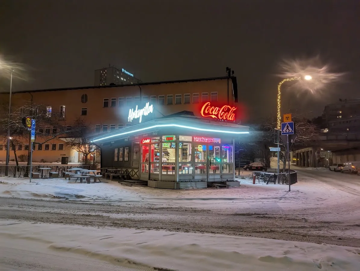 BookNoFees: Σνακ μπαρ – Alviksgrillen – Stockholm – Το Alviksgrillen, φωτογραφία 1