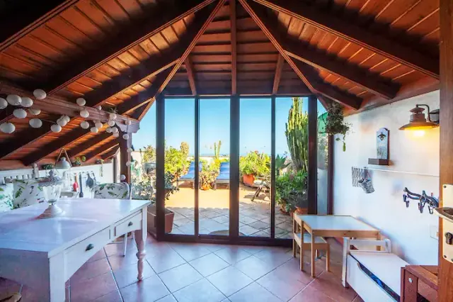 BookNoFees: “Papaya 1” Evi, La Palma – La Palma