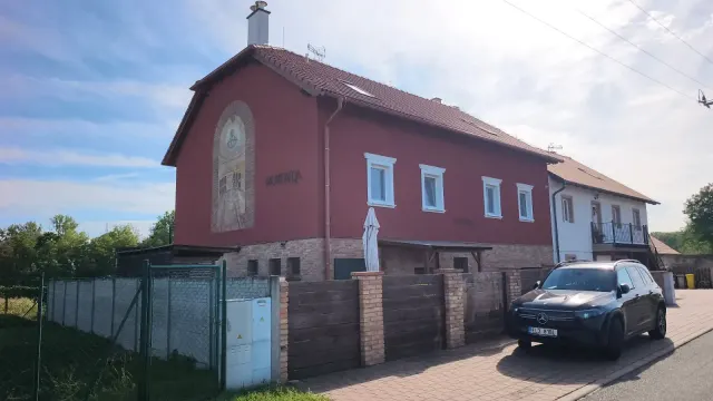 BookNoFees: Teraslı daire – Jevišovka