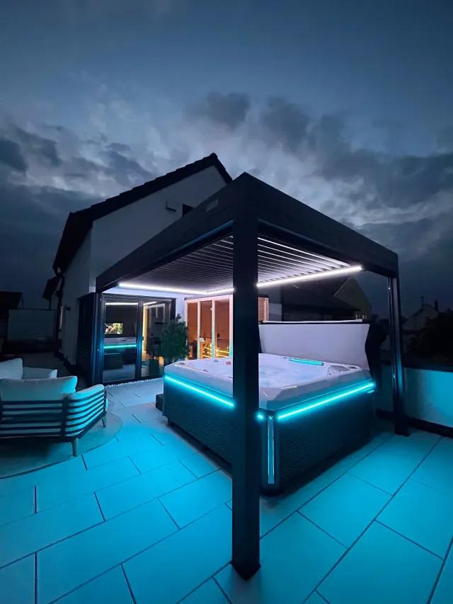 BookNoFees: Lion Luxe Apartman Sky Lounge – Mering
