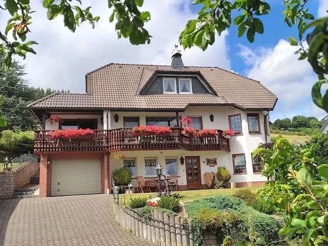 BookNoFees: Orman kenarında, kendi terası olan sakin bir tatil dairesi – Winterberg
